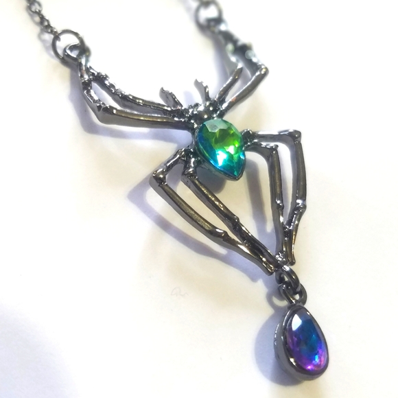 Jewelry - Spider Gem Necklace